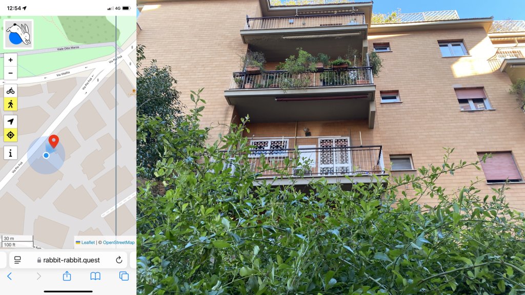 Composite image. On the left a map showing the location of the quest and my position. On the right, looking up over a wall topped with greenery (plumbago, maybe) at three balconies on the side of a brick apartemnt building. One of the balconies has a few plants on it.