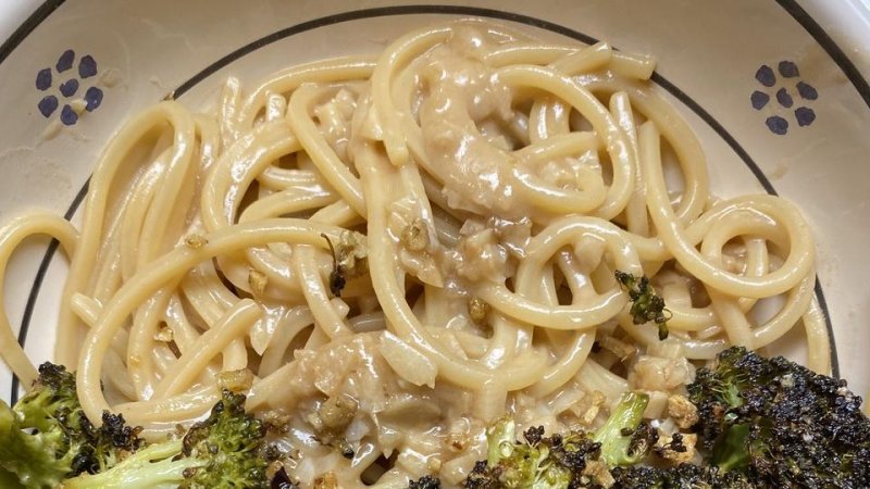 If you were thinking of becoming a supporter of Eat This Podcast, today would be a good day to do that, because then I'll send you my newsletter on garlic noodles and you will be fully prepared for #WorldPastaDay 2022  https://eatthispodcast.com/supporters